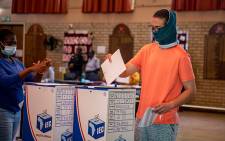 A voter casts his vote at the Freeway Park voting station in Boksburg, Ekurhuleni on 1 November 2021. Picture: Xandeleigh Makhaza Dookey/Eyewitness News