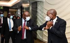 FILE: President Cyril Ramaphosa and former Health Minister Zweli Mkhize celebrate the vaccine arrival on 1 February 2021. Picture: GCIS