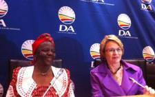 Former COPE MP Nomiso Balindlela announces her decision to join the Democratic Alliance on 13 November, 2012. She is pictured with DA leader Helen Zille. Picture: Rahima Essop/EWN.