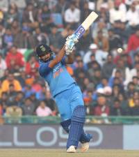 India captain Sharma has COVID ahead of deciding England Test