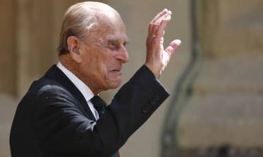 UK newspaper to challenge secrecy over Prince Philip's will