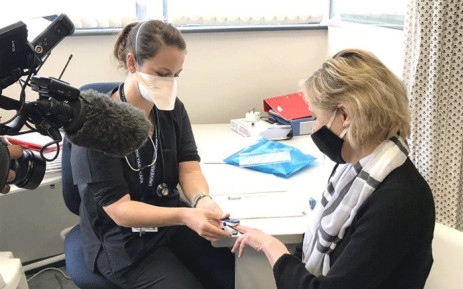 SAMRC CEO Professor Glenda Gray (R) was screened and vaccinated at UCT’s Lung Institute on 11 August 2020, as part of a a COVID-19 vaccine study. Picture: Kevin Brandt/EWN