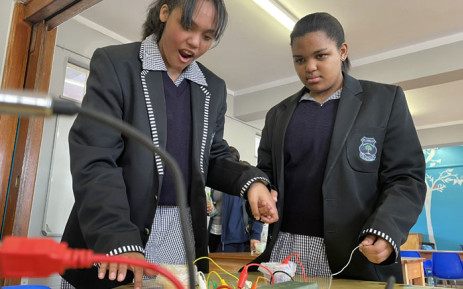 Floreat Primary School pupils experiment with equipment at the new Sakhikamva 4IR STREAM Laboratory which opened at their school in Steenberg, Cape Town. The lab is aiming to boost coding education. Picture: Kevin Brandt/Eyewitness News
