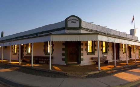 For Sale Australian Pub In The Middle Of Nowhere - 