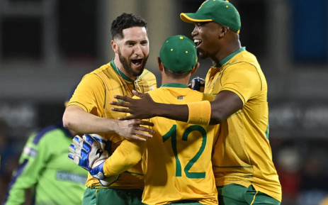 South Africa's Wayne Parnell (L) celebrates with South Africa's Quinton de Kock (C) after the two combine to dismiss Ireland's Andy McBrine during the second T20 international cricket match between Ireland and South Africa at the County Ground, in Bristol, on 5 August 2022. Picture: Ashley Crowden/AFP