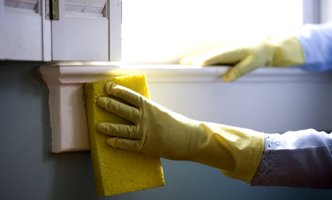 cleaner-domestic-worker-house-keeper-yellow-glovesjpg