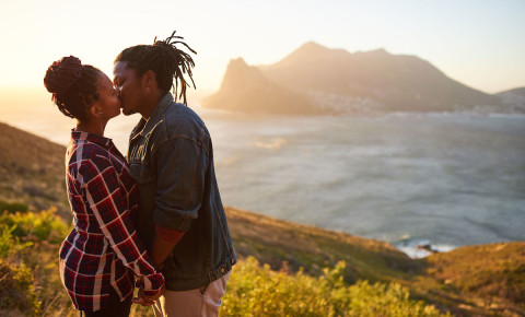 Couple kissing Cape Town sea 123rflocal 123rflifestyle 123rfSouthAfrica 123rf