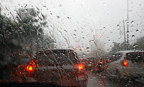 rain winter storm car vehicle traffic roads motorist weather floods 123rf
