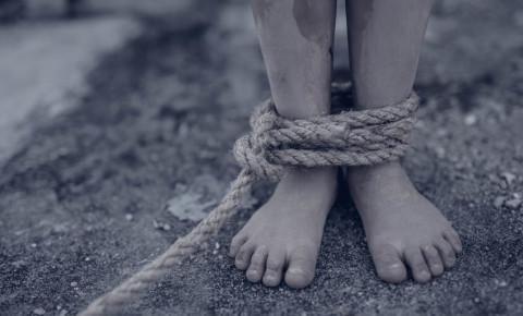 Boy-child-victim-rope-capture-kidnapping-torture-assualt-kidnapped-123rf