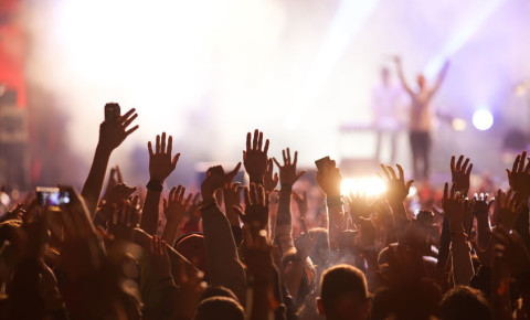 concert-event-performance-stage-festival-music-crowd-123rf