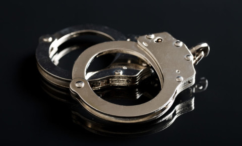 handcuffs-law-arrest-justice-crime-perpetrator-suspect-case-police-123rf 