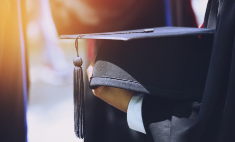 graduates-graduation-degree-diploma-university-higher-education-tertiary-123rf
