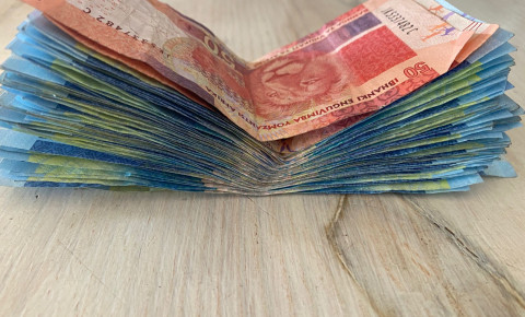 8 Ways to Spot Counterfeit Money