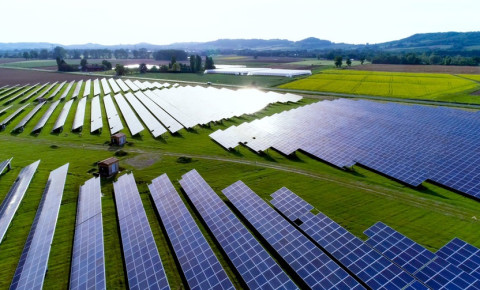 solar-panels-solar-farmjpg