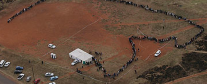 Some people who voted on 22 April 2009 said the last time they saw snaking queues such as this one was during the 1994 elections. PIcture: Taurai Maduna/Eyewitness News