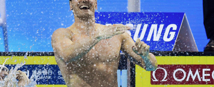Cameron van der Burgh celebrates after winning the 100m Breaststroke at the FINA Swimming World Championships in Hangzhou on 12 December 2018. Picture: @Cameronvdburgh/Twitter.