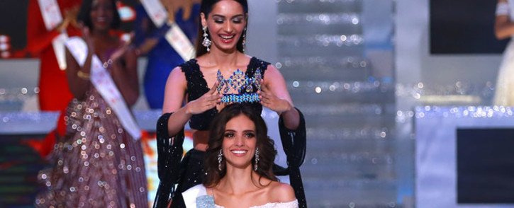 Miss World 2017 Manushi Chhillar crowns Mexico's Vanessa Ponce de Leon on 8 December 2018. Picture: Miss World.