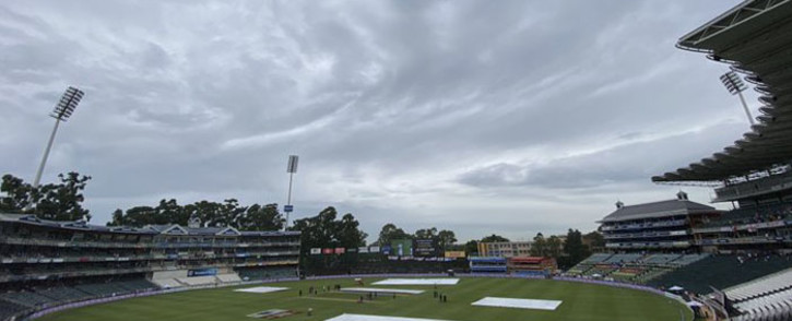 The rain has stopped and ground staff is working on the field following rain during the test match between the Proteas and England. Picture: Twitter/CSA