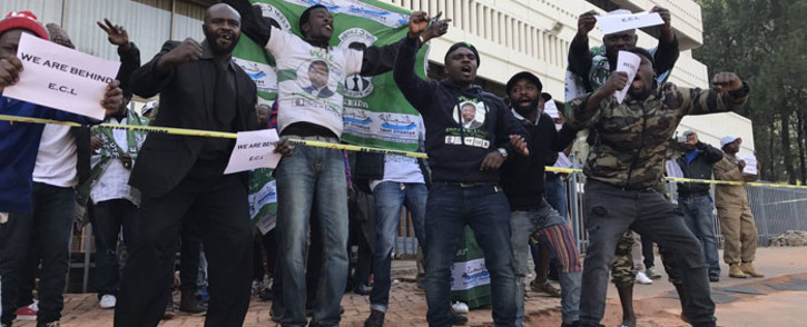 Zambian nationals have gathered outside the country’s High Commission in Pretoria following Zambia's refusal to allow DA leader Mmusi Maimane into the country. Picture: EWN