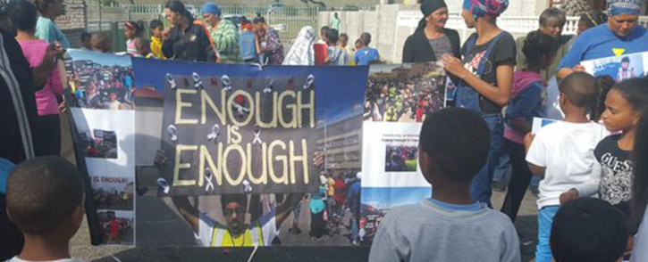 Hazendal residents are gathered in 9th Avenue calling for justice for Saadiqah Lippert and an end to gang violence. Picture: Monique Mortlock/EWN.