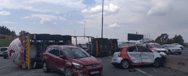 A truck collided with two other vehicles on 23 April 2021 on the N1 highway near the Buccleuch interchange. Picture: Supplied.
