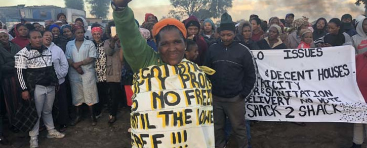 FILE: Residents of the Siqalo Informal Settlement in Mitchells Plain protest for better living conditions on 2 May 2018. Picture: Graig-Lee Smith/EWN.