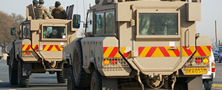 FILE: Members of the South African National Defence Force (SANDF) patrol Rea Vaya routes in Soweto. Picture: EWN