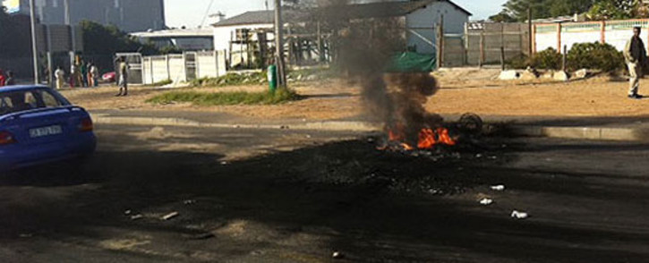 FILE: Disgruntled Rosedale residents in the Eastern Cape have defended the torching of a clinic and post office ahead of elections. Picture: Supplied