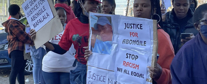 A group of Dunoon residents, the community where slain Abongile Mafalala lived, demonstrated outside the Wynberg Magistrates Court on 6 June 2022 where five people accused of his murder made a first appearance. Picture: Kevin Brandt/Eyewitness News