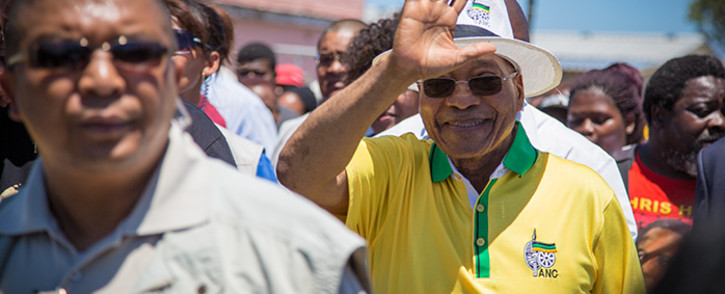 President Jacob Zuma smiles as he is welcomed by a crowd of Philippi residents in Cape Town on 6 January 2015. Picture: Aletta Gardner/EWN