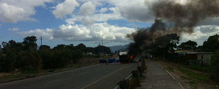 FILE: Protesters blocked the N2 Highway. Picture: Shamiela Fisher/EWN