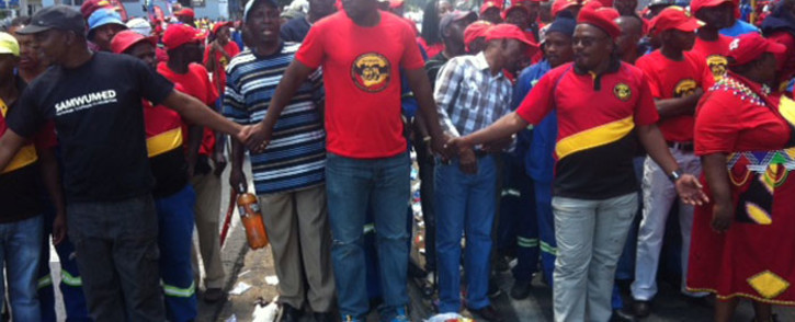 FILE: Samwu affliated workers strike in Johannesburg. Picture: Kgothatso Mogale/EWN.