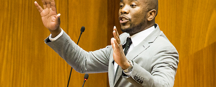 FILE: DA Parliamentary leader Mmusi Maimane challenges Deputy President Cyril Ramaphosa during a question and answer session in Parliament on 19 November 2014. Picture: Aletta Gardner/EWN.