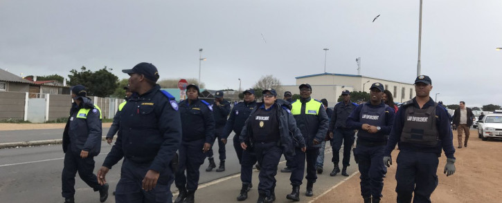 The City of Cape Town’s new Neighbourhood Safety Team, which consists of 100 law enforcement officers, conducted patrols in Bonteheuwel on 2 July 2019. Picture: Kaylynn Palm/EWN

