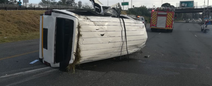 Two people were killed and multiple injured on 3 March 2020 in a taxi crash on the M1 highway in Johannesburg. Picture: @_ArriveAlive/Twitter.






