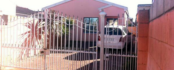 The house where 62-year-old Mbuyiselo Manona was killed, allegedly by a Zimbabwean man on Tuesday 10 June 2014. It’s understood the suspect stabbed Manona and then ate his heart. Picture: Graeme Raubenheimer/EWN.