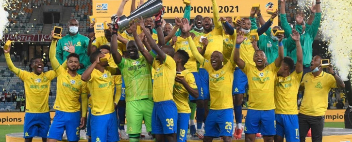 Mamelodi Sundowns celebrate their MTN8 win against Cape Town City on Saturday, 30 October 2021. Picture: Twitter/@PUMASouthAfrica
