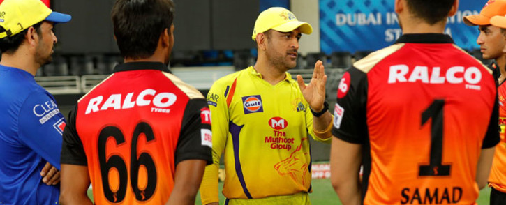 Chennai Super Kings skipper Mahendra Singh Dhoni (centre) offers words of wisdom to young IPL cricketers. Picture: @ChennaiIPL/Twitter
