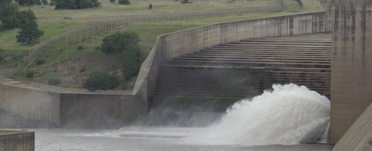 A gate at the Vaal Dam is opened. Picture: Louise McAuliffe/EWN