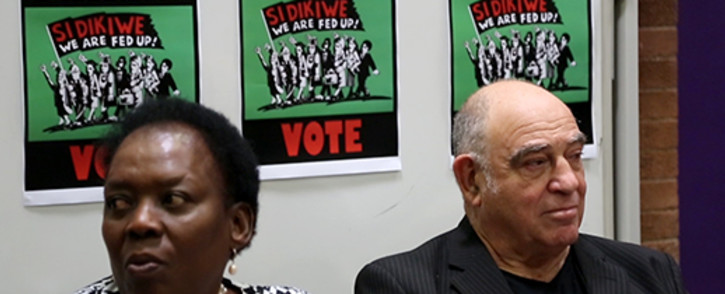 FILE: Former Cabinet Minister Ronnie Kasrils and Former Deputy minister of defense Nozizwe Madlala-Routledge have launched the campaign to vote against the ANC at Wits University on Tuesday afternoon. Picture: EWN