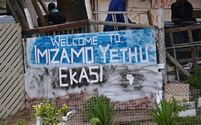 FILE: A sign welcoming visitors to Imizamo Yethu informal settlement in Hout Bay. Picture: Aletta Gardner/EWN