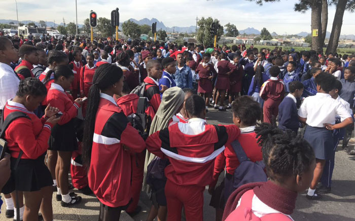 Bloekombos Secondary School in Kraaifontein protested on 16 May 2019 and complained about overcrowding in classrooms. Picture: Lauren Isaacs/EWN.