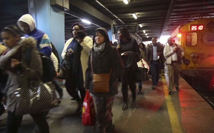 Journey's end: Metrorail commuters end their journey at the Cape Town train station. Picture: Cindy Archillies/EWN