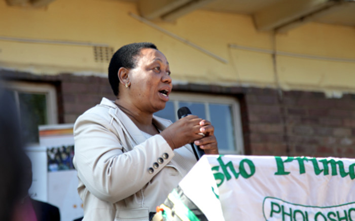 Minister of Basic Education Angie Motshekga visited Pholosho Primary School in Alexandra on the first day of the 2013 academic year. Picture: Sebabatso Mosamo/EWN