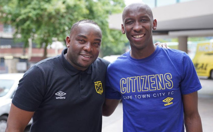 Cape Town City FC coach Benni McCarthy with new signing Mark Mayambela. Picture: @CapeTownCityFC/Twitter.