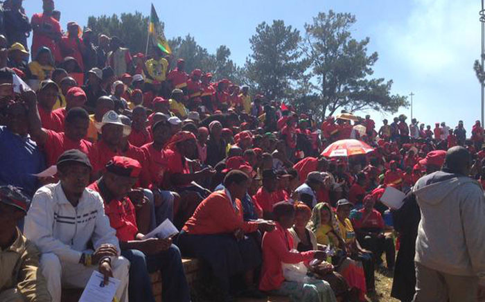 There are around 2,000 Cosatu members already at Mohlakeng Stadium for Gauteng rally. Picture: Govan Whittles/EWN.