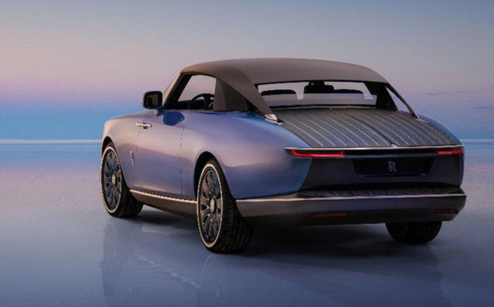 Rolls-Royce drives up car luxury with 'Boat Tail