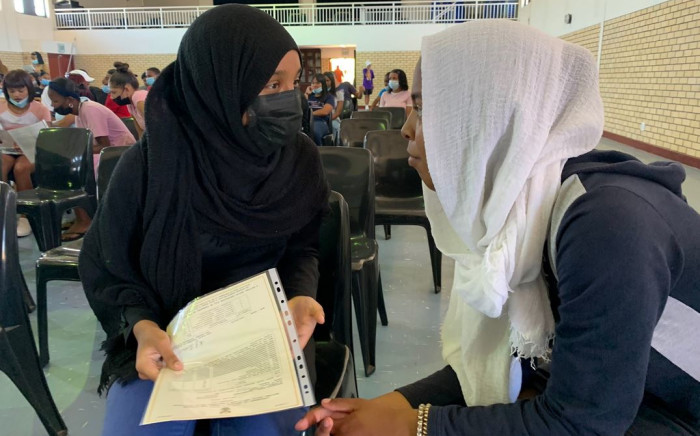 Matric learners at Tafelsig High School in Mitchell’s Plain received their results on Friday, 21 January 2021. Picture: Kaylynn Palm/EWN.