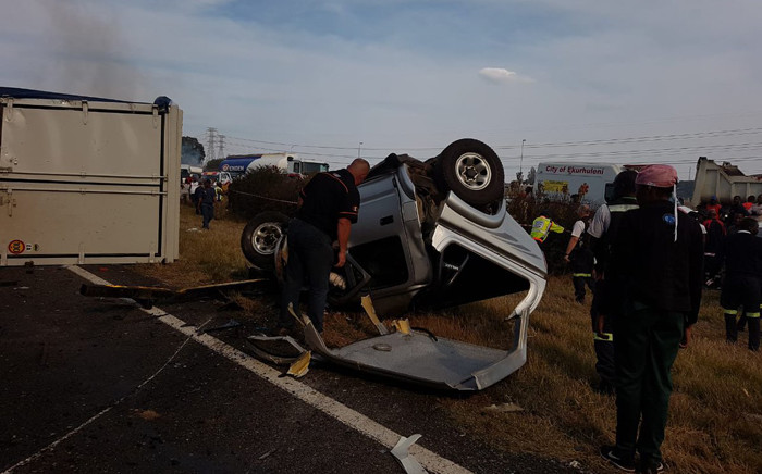 Nine people were killed and at least 20 others were injured on 27 May 2019 in a multiple vehicle collision on the N3 South next to Vosloorus, Ekurhuleni. Picture: @ER24EMS/Twitter