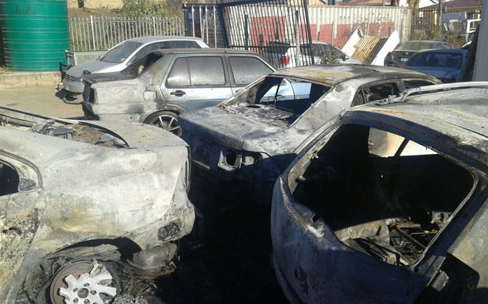 Ngangelizwe Saps investigates case of arson after burning down of 5 vehicles kept on Saps premises. Picture: Twitter @SAPoliceService.